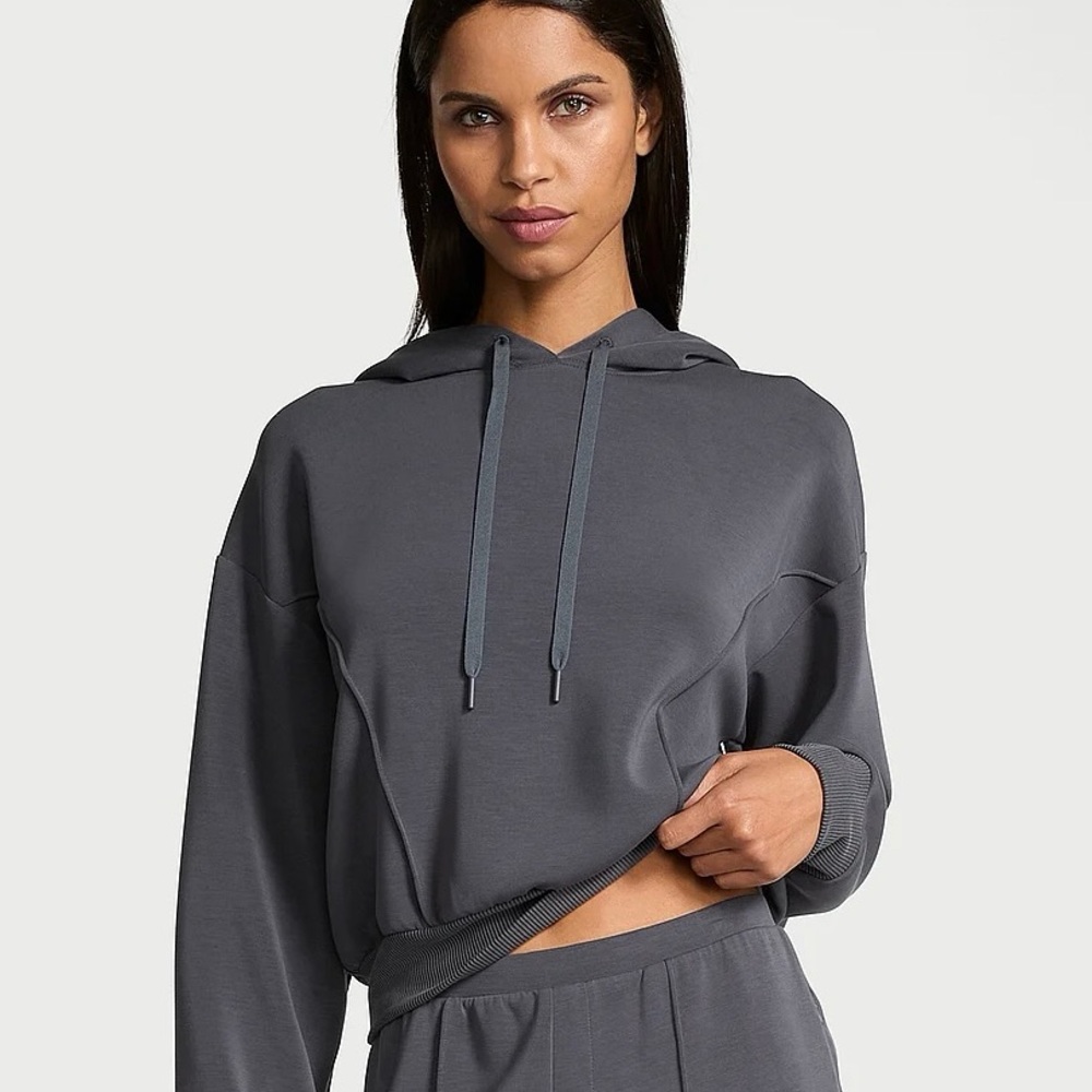 VSX Hooded Featherweight Pullover Sweater